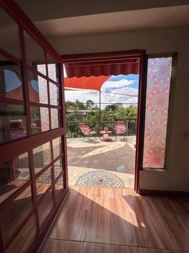 La Villa Roja
