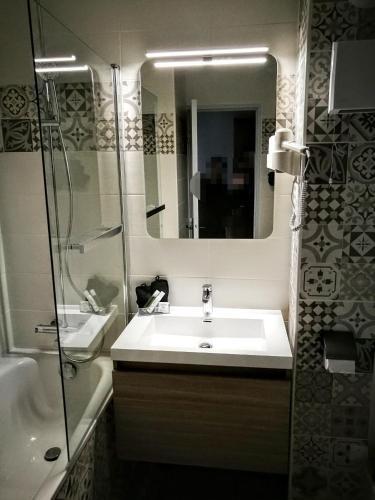 Brit Hotel Relais Du Vern