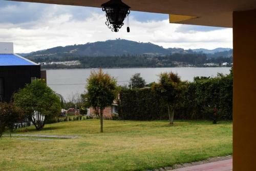Private Lake View Cottage With Bbq Yard In Paipa