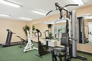 Motel Baymont Inn & Suites - Cleveland