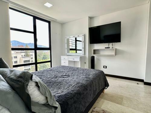 Apartamento 1101 El Poblado! Two Balconies & A Beautiful View