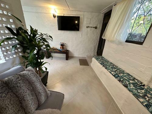 Apartamento Casa Ancestral - Poblado - Transversal Superior