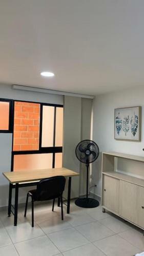 Moderno Apartaestudio, Central Mde - 503