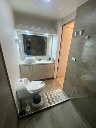 Apartasuite Moderna - En El Coraz�n Del Poblado Medell�n
