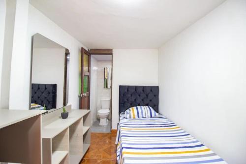 �casa Con Parqueadero! Hogare�a Y Vacacional