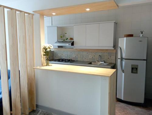 Apartamento Laureles, Porter�a 24 Horas, Cerca A Unicentro