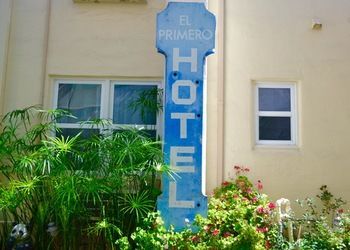 El Primero Boutique Bed & Breakfast Hotel