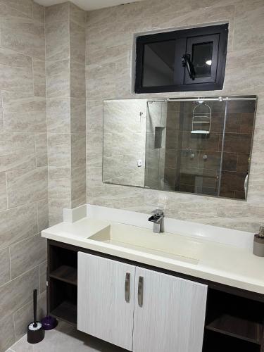 Apartamento Duplex Completo Cerca A La 70 En Laureles