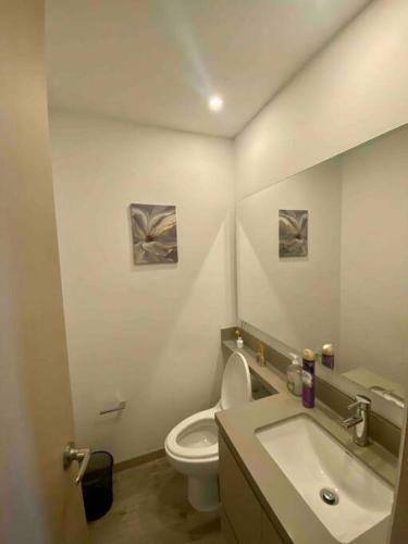 Apartment In The Poblado, Close To Lleras Park