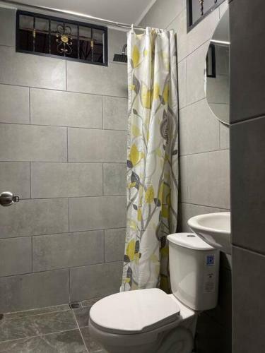 102 Peque�o Apartaestudio