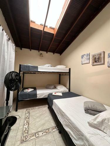Apartamento Casa Para 16 Personas Laureles