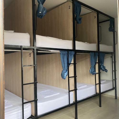 La Familia Hostel - Manila