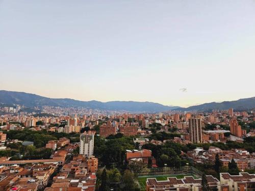 Apartamento Flat Iluminado/vista A La Ciudad/metro Cerca