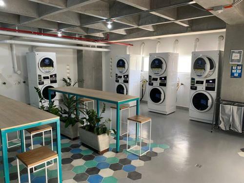 Apartamento Stunning Loft Ciudad Del Rio Poblado-pool-gym-view