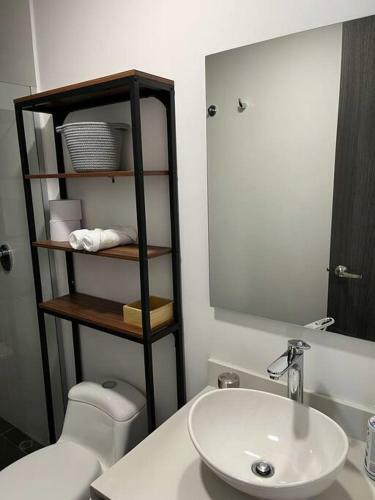 Apartamento Stunning Loft Ciudad Del Rio Poblado-pool-gym-view