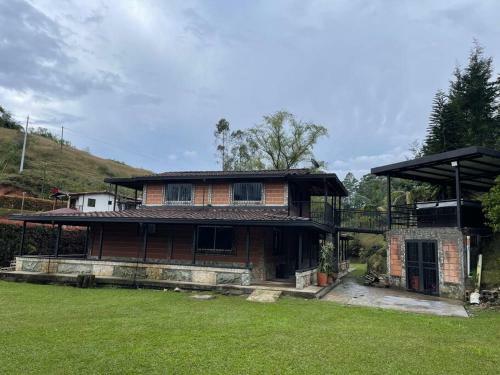Casa Finca Con Jacuzzi En Guarne Antioquia