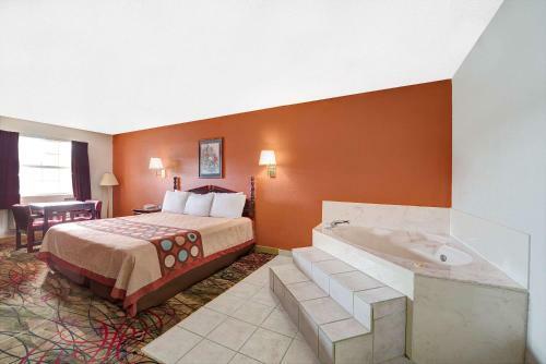 Motel Super 8 By Wyndham Dallas South