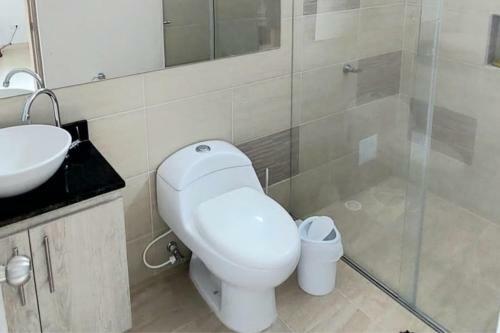 Apartamento Casa Quinta Moderna En Via Girardot