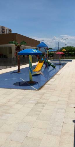 Lujoso Apartamento Hacienda Pe�alisa