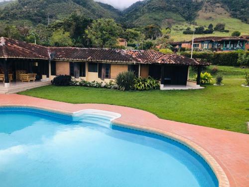 Parcelaci�n Calima