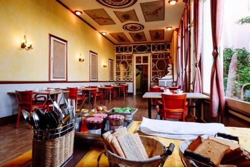 Hotel H�tel Pedussaut