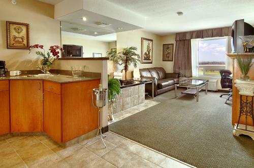 Hotel Ramada Inn & Suites
