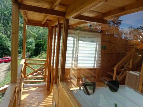 Villa Ecocaba�a Con Jacuzzi Ecocaba�as Byb