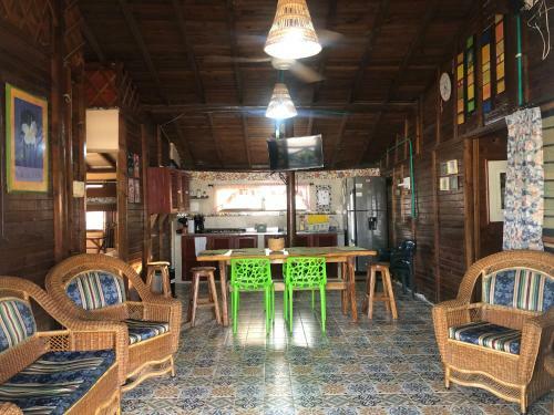 Caba�a-finca En Cove�as Cerca A La Playa
