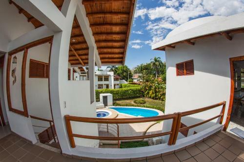 Hermosa Casa Con Piscina En Carmen De Apical�