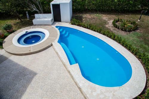 Hermosa Casa Con Piscina En Carmen De Apical�