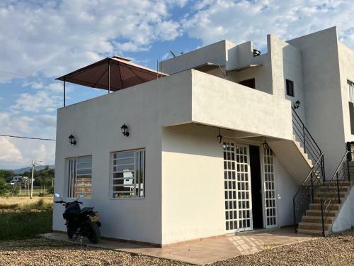 Casa De Campo En Carmen De Apical� Piscina Compartida