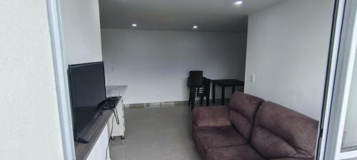 Apartamento Al Lado Centro Comercial Fabricato. Medellin