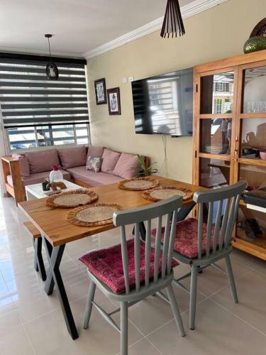 Ubicada En El Barrio La Julia, Excelente Ubicaci�n