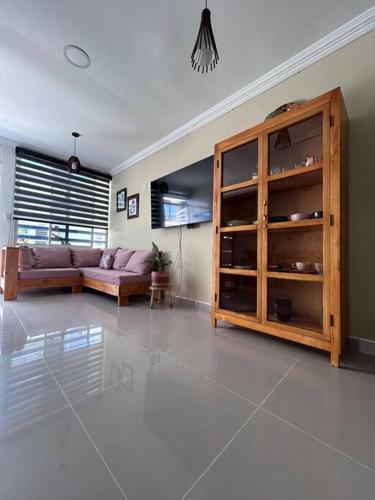 Ubicada En El Barrio La Julia, Excelente Ubicaci�n