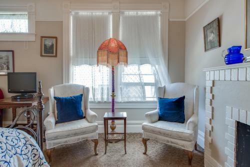 Bed & Breakfast O Canada House