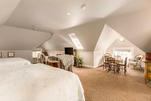 Bed & Breakfast O Canada House