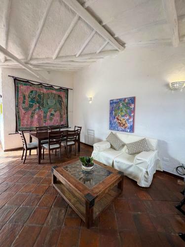 Hermosa Casa Colonial Morada