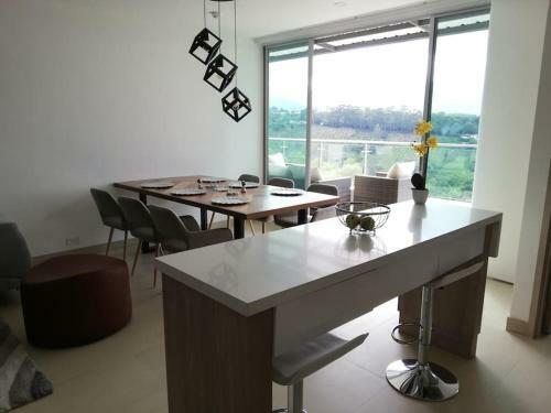 Amplio Apartamento Con Terrazas Y Vista �nica Cafetera