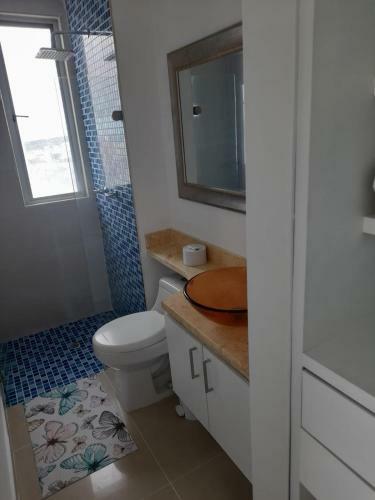 2 Bedroom Beachfront Apartment 2p1-al3 With Pool And Wifi