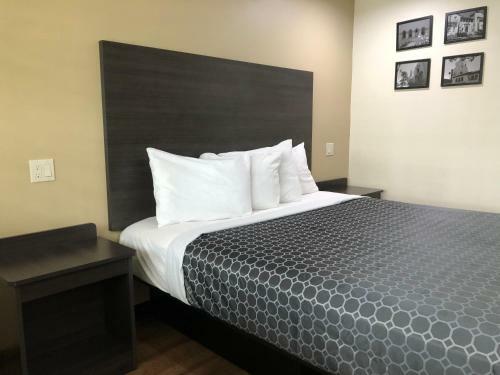 Motel Simply Home Inn & Suites - Riverside