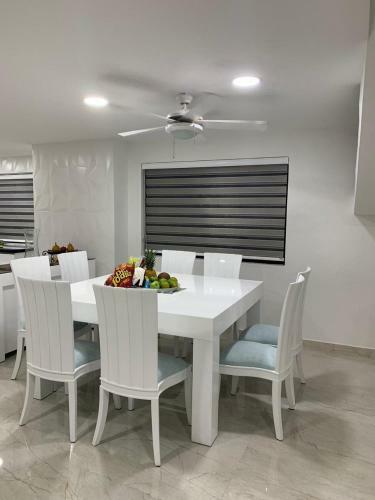 3mr8 Duplex Apartment Close To The Sea With Pool