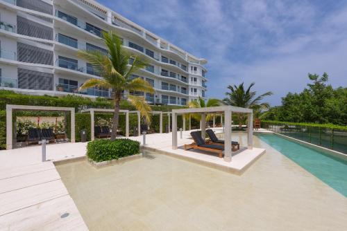 Lujoso Apartamento Con Salida Directa A La Playa Edificio Morros Eco