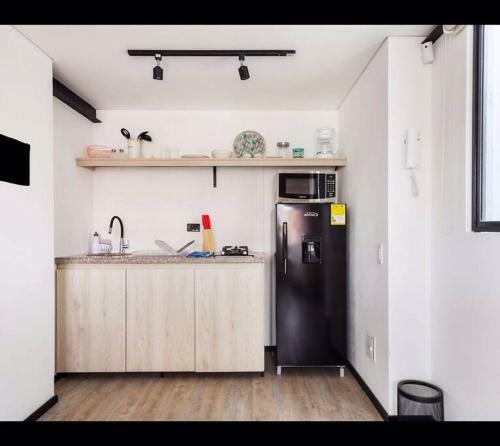 Stunning 2 Bedroom Apartment In A1 Location!