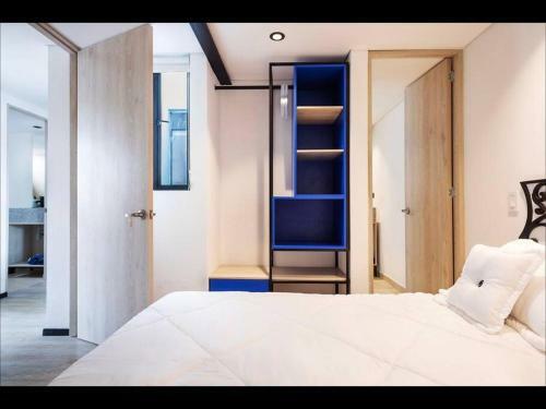Stunning 2 Bedroom Apartment In A1 Location!