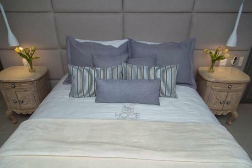 Luxury Beachfront Apartment - Morros City