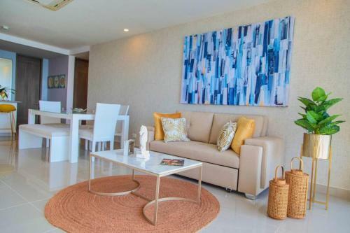 Luxury Beachfront Apartment - Morros City