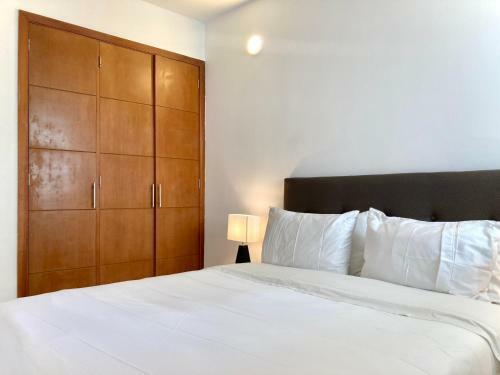 Charming 2br Apartment With Terrace In El Laguito