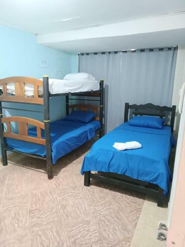 Hostal Beach Airport House