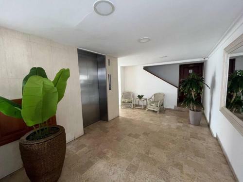 Apartamento Cozy Beachfront Apt Great Views & Pool