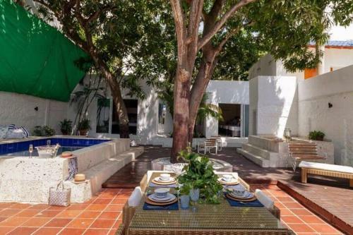 Blue House - Beachfront Luxury House With 8 Bedrooms
